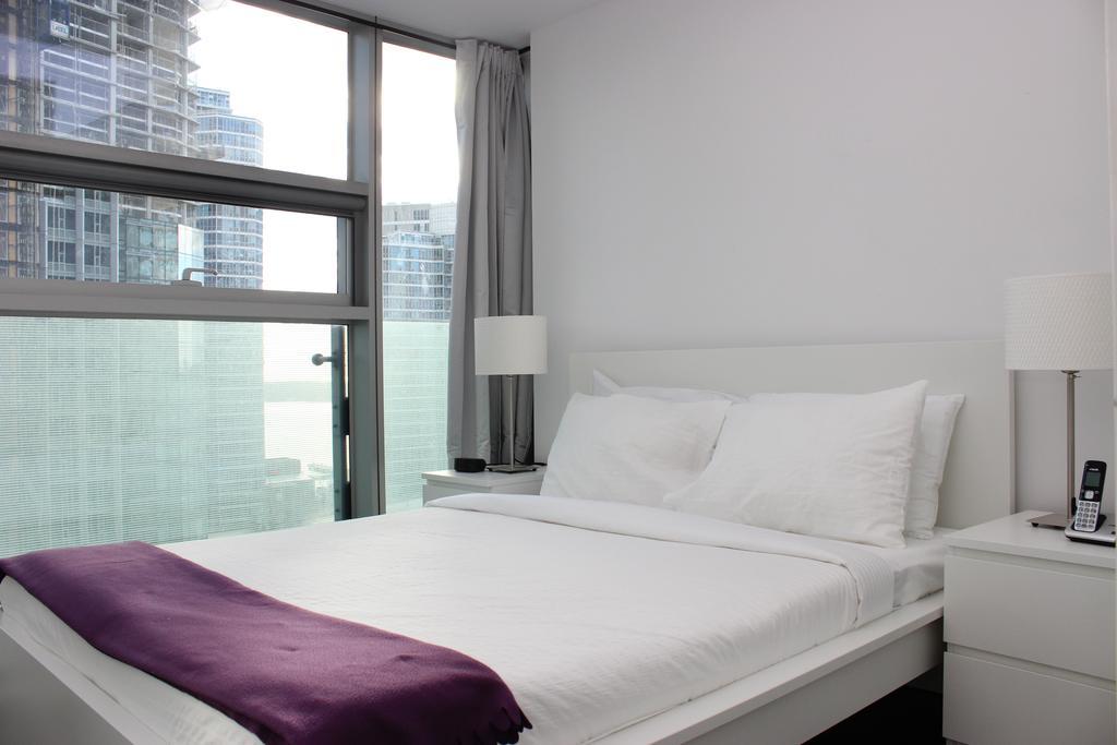 Atlas Suites- Furnished Apartments-College Street, تورونتو المظهر الخارجي الصورة