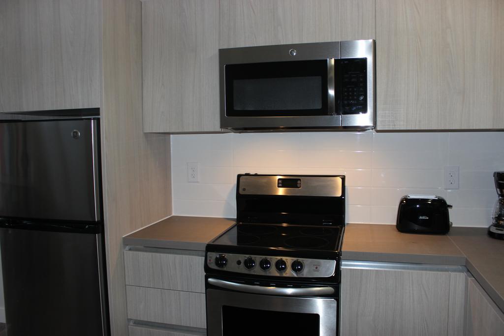 Atlas Suites- Furnished Apartments-College Street, تورونتو المظهر الخارجي الصورة