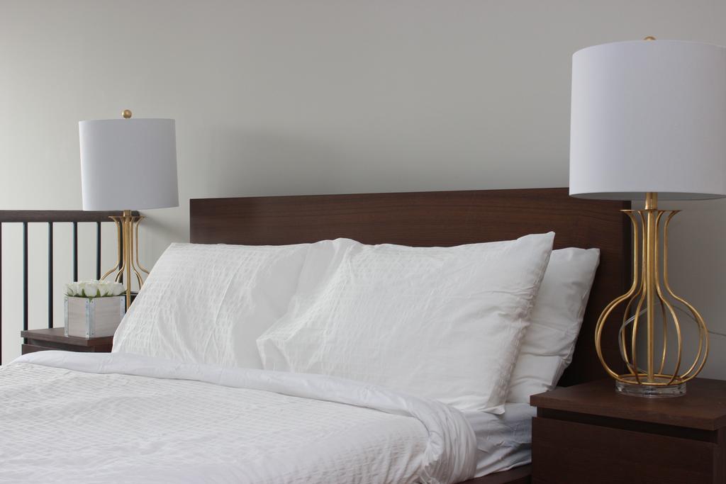 Atlas Suites- Furnished Apartments-College Street, تورونتو المظهر الخارجي الصورة