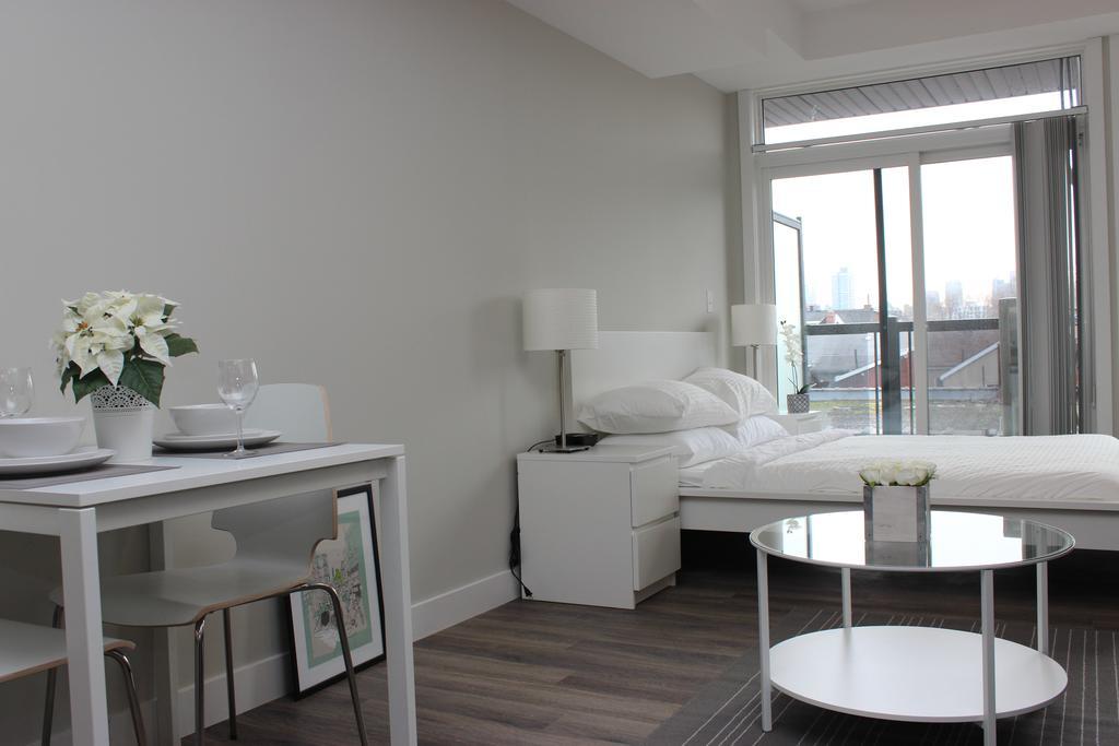 Atlas Suites- Furnished Apartments-College Street, تورونتو المظهر الخارجي الصورة