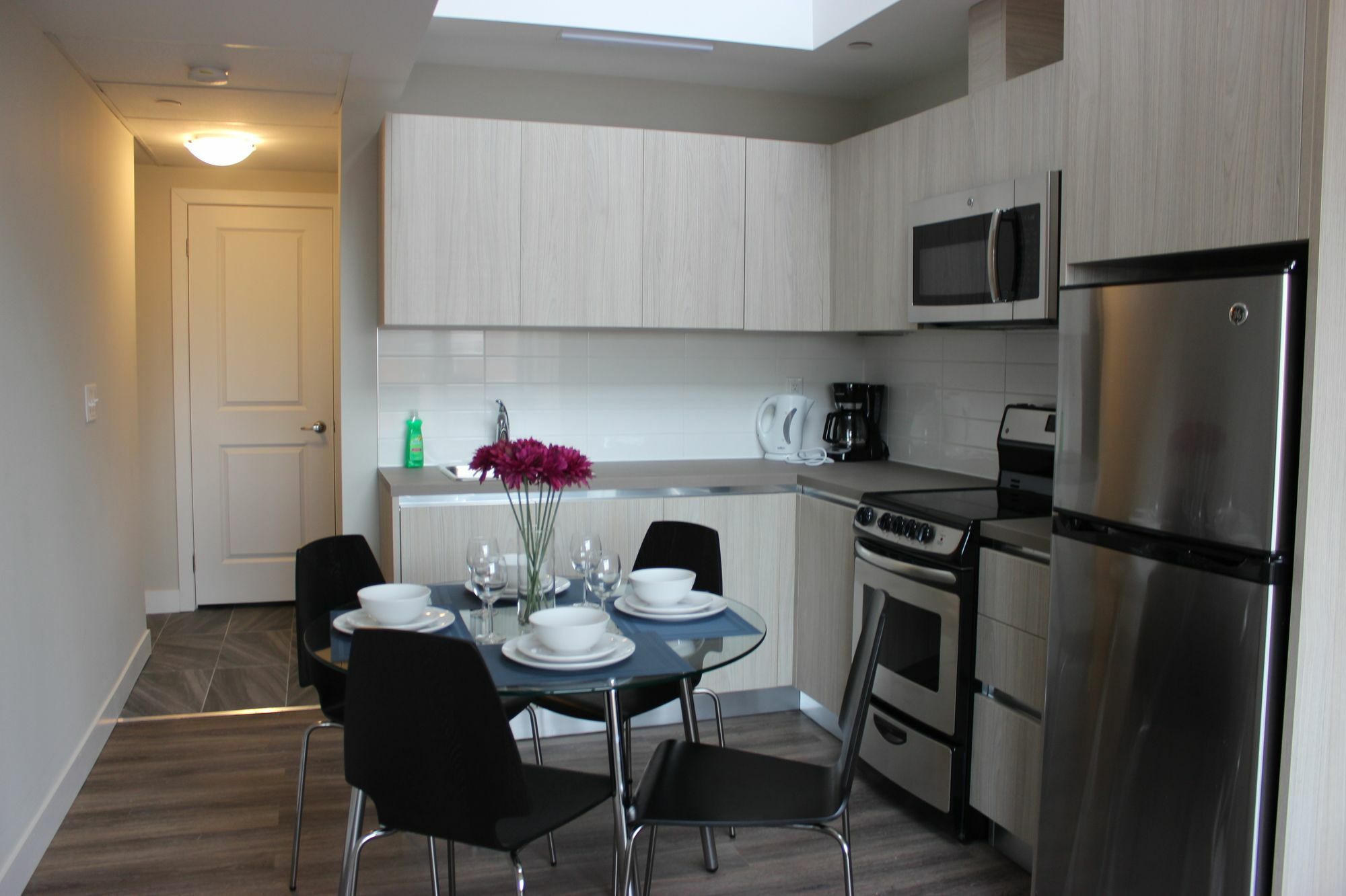 Atlas Suites- Furnished Apartments-College Street, تورونتو المظهر الخارجي الصورة